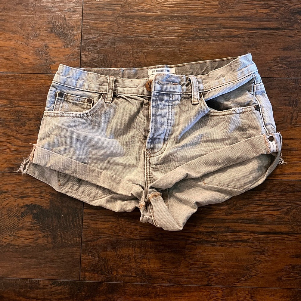 One x One teaspoon Grey Shorts. Bandits.